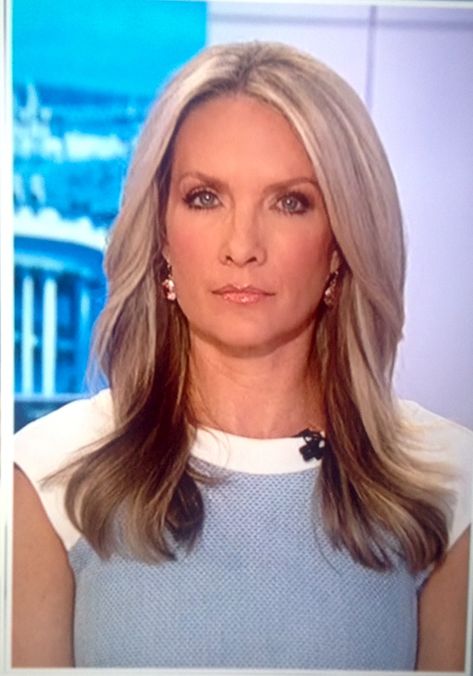 Dana Perino News Anchor Hair, Dana Perino Hair, Mid Length Hair With Bangs, Dana Perino, Musical Hair, Aj Cook, Bottle Blonde, Blonde Moments, Hair Transition