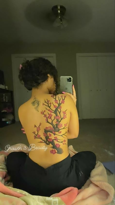 Back Tats Women Cherry Blossom, Gorgeous Back Tattoos, Tattoo Ideas Forearm Unique, Side Tatoos Woman, Back Tattoo Women Cherry Blossom, Back Tats Black Women, Flowers On Back Tattoo, Side Of Body Tattoo, Japanese Cherry Blossom Tattoo Back