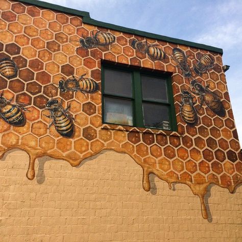 Bee Mural, Barn Mural, Mural Building, House Mural, Bee Things, Honeycomb Tattoo, Mural Inspiration, Graffiti Flowers, Bee Artwork