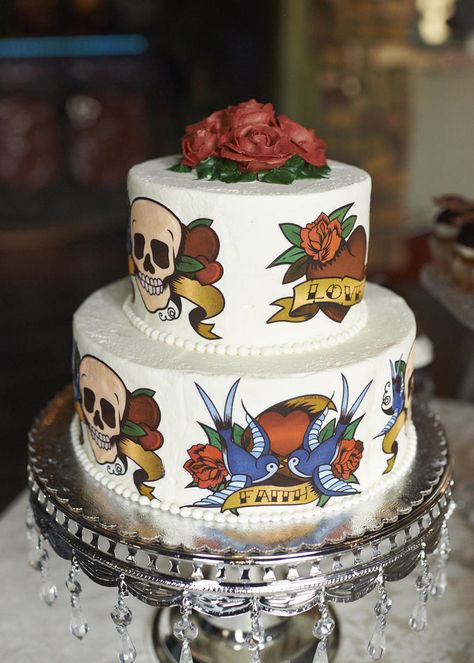 Tattoo Artist Wedding, Tattoo Themed Wedding, Tattoo Birthday Party, Tattoo Cake Ideas, Rock N Roll Wedding Cake, Rockabilly Wedding Cake Topper, Tattoo Cake, 40th Cake, Rock N Roll Wedding