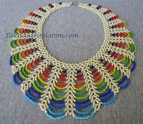 Easy Rainbow Beaded Necklace Tutorial - The Beading Gem's Journal Seed Bead Tutorials, Free Jewellery Making Tutorials, Beaded Necklace Tutorial, Art Perle, Beaded Necklace Patterns, Jewerly Beads, Jewerly Making, Necklace Tutorial, Beaded Jewelry Tutorials