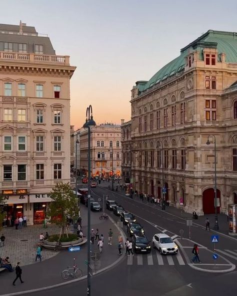 Vienna 🇦🇹 on Instagram: "Happy October 1st 🍁🍂 Who else loves these beautiful autumn mood pictures by @callmeliviii? 😍 Tours, Tickets & Blog ↓ www.myviennaaustria.at #vienna_austria #photographer #sunset #autumn #sun #city #photography #travel #architecture #love #photooftheday #art #vacation #urban #photo #herbst #picoftheday #vienna #nature #beautiful #wien #travelphotography #vienna_city #citylife #streetphotography #austria #landscape #holiday #life" Vienna Autumn, Vienna Streets, Austria Landscape, Happy October 1st, Sunset Autumn, Mood Pictures, Vienna Waits For You, Vienna City, Semester Abroad