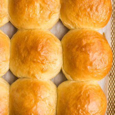 Homemade Hot Dog Buns, Cooking Frozen Chicken Breast, Homemade Buns, Brioche Recipe, Chicken Burgers Recipe, Brioche Bun, Cooking Frozen Chicken, Baking Buns, Bbq Sides