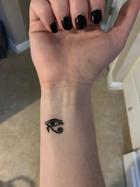 Wealth Tattoos For Women, Eye Of Thoth Tattoo, Eye Of Horus Tattoo, Horus Tattoo, Egyptian Eye, Egypt Tattoo, Egyptian Tattoo, Cute Little Tattoos, Tatuaje A Color