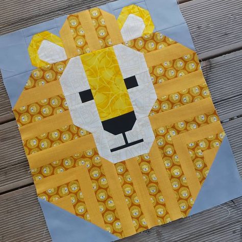 Lion Quilt Block, Lion Quilt Pattern, Quilted Animals, Animal Quilt Blocks, Lion Quilt, Alex The Lion, Elizabeth Hartman Quilts, Animal Baby Quilt, Quilt Stories