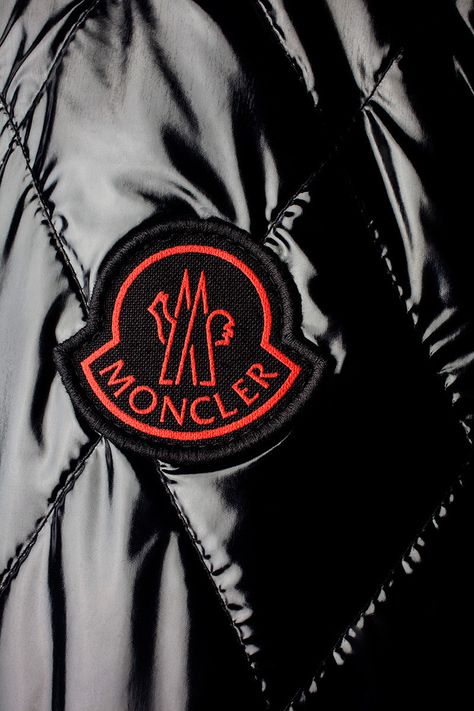 Moncler Wallpapers, Moncler Aesthetic, Hiroshi Fujiwara, Menswear Details, Young Mens Fashion, Pierpaolo Piccioli, Moncler Logo, Branded Outfits, Craig Green