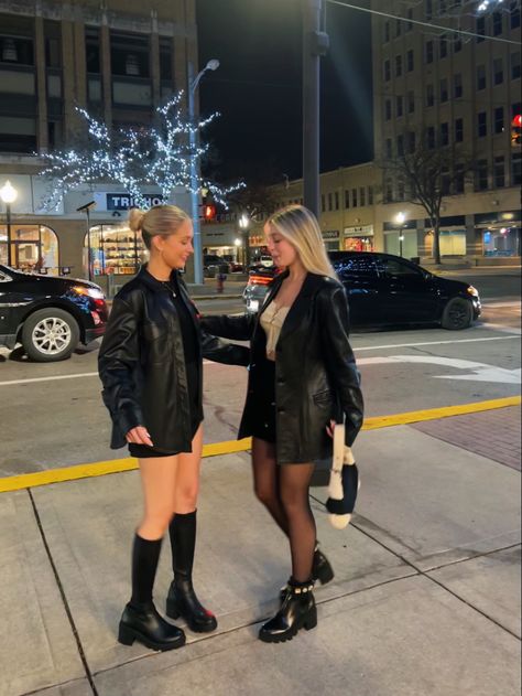 Leather Jacket City Outfit, Bars Outfits Winter, Leather Jacket Nyc Outfit, Night Out In The City Outfit Winter, Winter Club Clothes, Black Leather Jacket Concert Outfit, Fits For Club, New York Leather Jacket Outfit, Going Out Leather Jacket Outfit