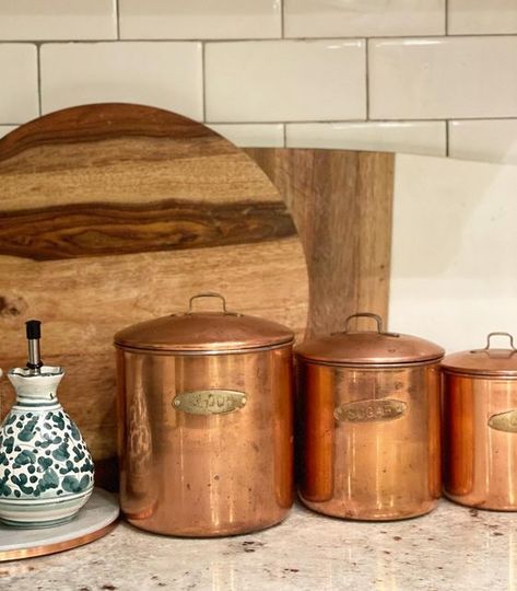 Vintage Copper Decor, Copper Canisters Kitchen, Copper In Kitchen, Copper Kitchen Appliances, Copper Kitchen Accents, Cottage Kitchen Inspiration, Kitchen Moodboard, Copper Kitchen Accessories, Copper Canisters