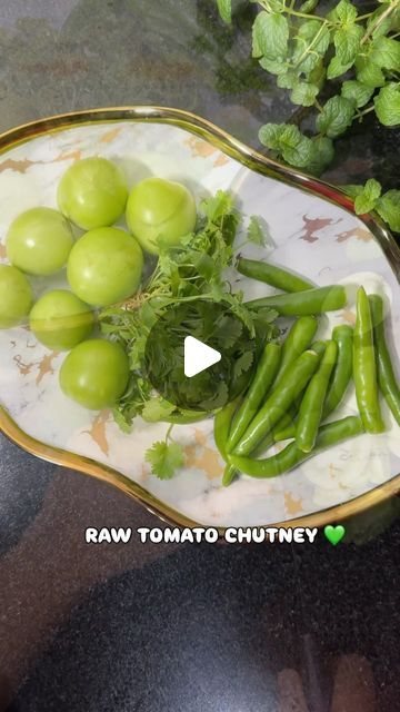 Raw Tomato Recipes, Green Tomato Chutney Recipe, Easy Recipes Indian, Spicy Tomato Chutney, Spicy Chutney, Tomato Chutney Recipe, Indian Chutney, Tomato Chutney, Chutney Recipe