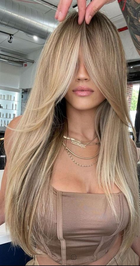 Blonde Hair Inspiration Long Straight, Hair Styles With Face Framing, Med Blonde Hair Color, Expensive Blonde Hair 2023, Gold Beige Hair, Blonde Choppy Layers, 2024 Hair Trends For Women Long, 2024 Long Hair Trends For Women, 2024 Long Hair Trends