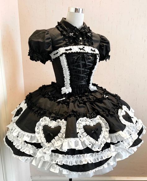 Kawaii Outfit Ideas, Preformance Outfits, Maid Dress, Desi Fashion, Kawaii Clothes, Lolita Dress, Gothic Lolita, Art Clothes, Lolita Fashion