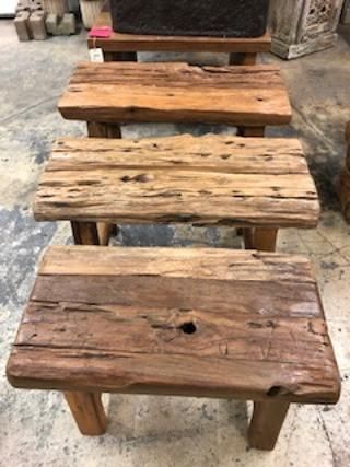 Diy Wooden Projects Rustic Wooden Bench Diy, Wooden Bench Diy, Small Wooden Bench, Table Risers, Log Chairs, Primitive Bench, Home Design Store, Cedar Bench, Rustic Wooden Bench