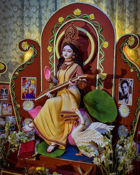 Saraswati Mata Murti, Ma Saraswati, Laxmi Goddess, Saraswati Picture, Saraswati Idol, Saraswati Mata, Maa Saraswati, Saraswati Photo, Saraswati Puja