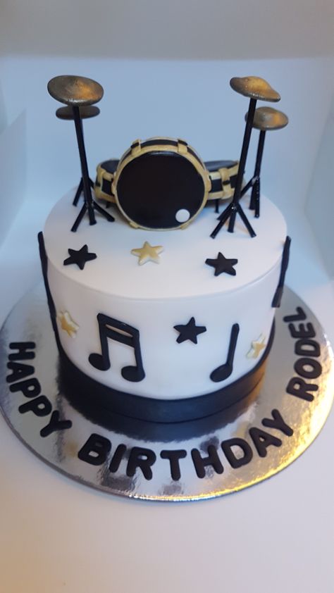 Fondant Drummer's Cake Drummer Birthday Cake, Drummer Cake Ideas, Drummer Theme Birthday Party, Drummer Birthday Party, Drums Cake, Drum Birthday, 15th Birthday Party Ideas, Drum Cake, Happy Birthday Art