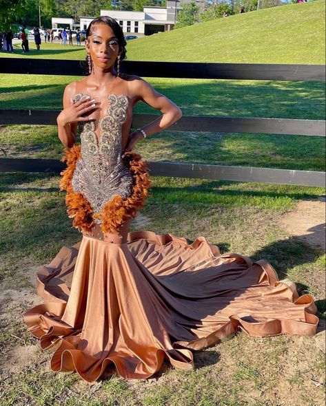 Extreme Prom Dresses, Prom Dresses 2023 Brown, Brown Dresses Prom, Chocolate Prom Dress, Junior Prom Dresses Black Women, Hood Prom Dresses, Light Brown Prom Dress, Brown Prom Dress Couple, Chocolate Brown Prom Dress