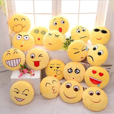 Funny design wholesale wechat emoticon cushion emoji pillow gift Emoji Cushions, Crazy Pics, Emoji Pillows, Emoji Party, Bantal Sofa, Happy Friendship, Plush Sofa, Cute Emoji, Bed Cushions