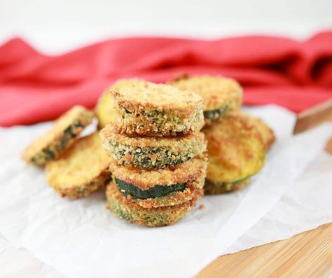 Air Fryer Copycat Hamburger Hamlet’s Zucchini Zircles Cornmeal Bread, Baked Zucchini Chips, Parmesan Crusted Zucchini, Zucchini Chips Recipe, Zucchini Sticks, Zucchini Chips Baked, Corn Meal, Vegetable Snacks, Baked Zucchini