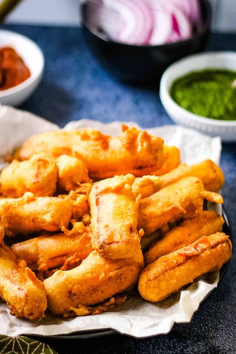 Paneer Pakora Paneer Pakora, Chicken Pakora, Indian Cheese, Mint Chutney, Pakora Recipes, Tamarind Chutney, Chaat Masala, Jewish Recipes, Cooking Instructions