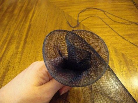 Diy Fascinator, How To Make Fascinators, Fascinator Hats Diy, Derby Ideas, Tea Hats, Sewing Hats, Tea Party Hats, Diy Hat, Hat Ideas