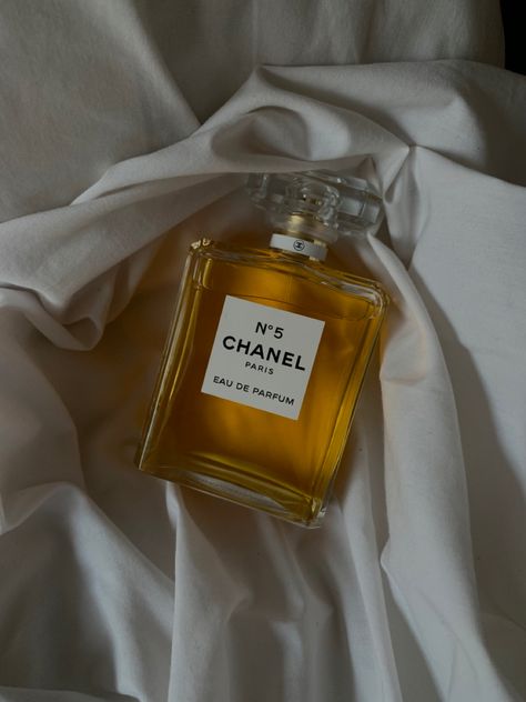 Chanel Number 5, Chanel N5, Chanel N 5, Chanel No5, Perfume Chanel, Chanel Aesthetic, Parfum Chanel, Chanel N° 5, Chanel No 5