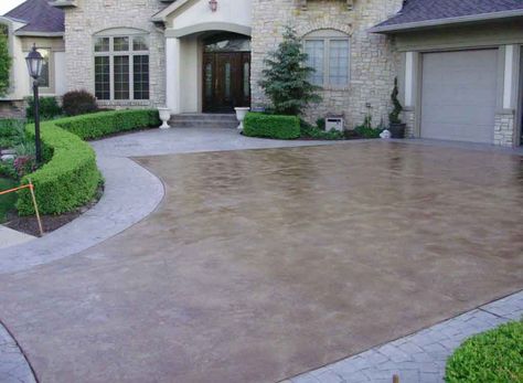 custom concrete driveways photo GCFEHKH Decking Patio Ideas, Stained Concrete Driveway, Decorative Concrete Driveways, Backyard Decking, Cement Driveway, Driveway Materials, Basalt Tile, Tarmac Driveways, Resin Bound Driveways