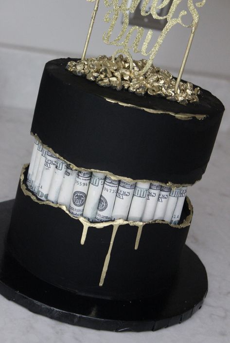 Black And Gold Birthday Cake, Money Birthday Cake, Queens Birthday Cake, Tårta Design, Black And Gold Birthday, Rodjendanske Torte, Gold Birthday Cake, Sweet 16 Birthday Cake, Money Cake