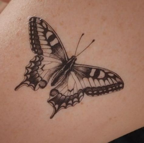 Butterfly Temporary Tattoo, Tattoo Diy, Large Temporary Tattoos, Butterfly Tattoos For Women, Muster Tattoos, Summer Tattoo, Swallowtail Butterfly, Butterfly Tattoos, Flowers Tattoo