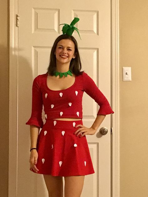 Strawberry Custome Halloween, Cute Strawberry Costume, Adult Strawberry Costume, Strawberry Costume Women, Fruit Costume Women, Strawberry Outfit Ideas, Diy Strawberry Costume, Cherry Costume, Strawberry Halloween Costume