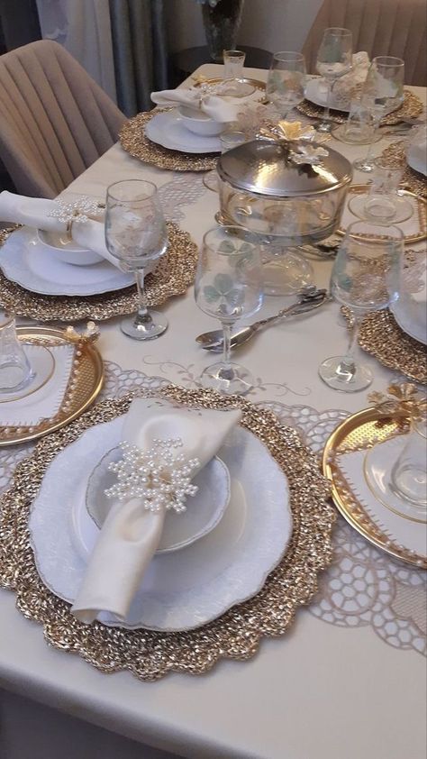 Crockery Design, Crockery Set, Tafel Decor, Luxury Tableware, Dinner Table Setting, Table Setting Decor, Dinner Table Decor, Elegant Table Settings, Beautiful Table Settings