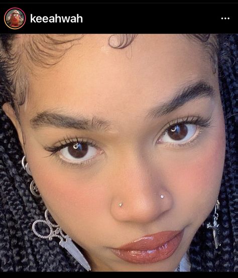 2 Stud Nose Piercing, Nose Piercing Aesthetic, Two Nose Piercings, Piercings Face, Nose Peircing, Double Nostril Piercing, Piercing Aesthetic, Cute Nose, Double Nose Piercing