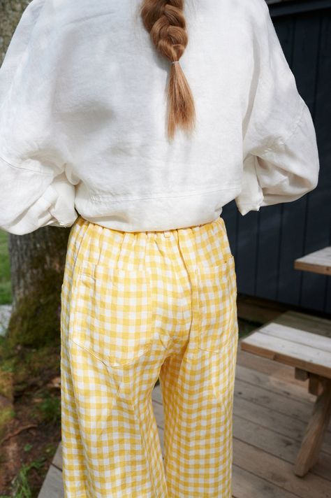 Yellow Gingham Outfit, Gingham Trousers, Gingham Linen, Yellow Gingham, Gingham Pants, Pants Linen, Give Birth, Womens Trousers, Dynamic Duo