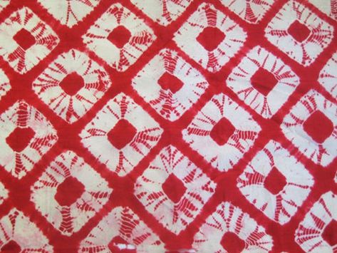 red shibori Shibori Diy, Shibori Designs, Dyeing Tutorials, Japanese Shibori, Textile Dyeing, Shibori Fabric, Dot Patterns, Shibori Pattern, Tie Dye Crafts