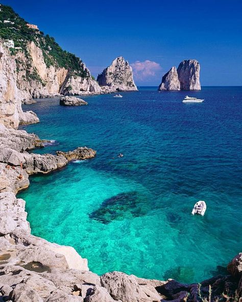 Capri. Isle Of Capri Italy, Capri Italia, Capri Island, Isle Of Capri, Amalfi Coast Italy, Capri Italy, Italy Photography, Italy Aesthetic, Visit Italy