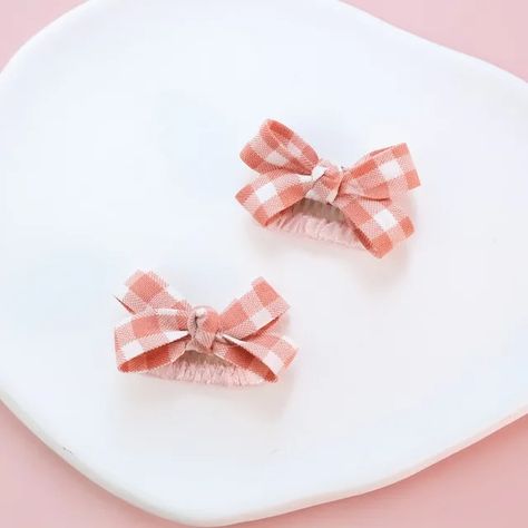 New Pet Hair Clips Cute Plaid Bow BB Clip Small Puppy Cat Hair Clip Pet Hair Accessories Dog Hair Grooming Cat Accessoires Hair Clips Cute, Small Puppy, Plaid Bow, Small Puppies, Cat Hair, Dog Hair, Pet Hair, Hair Clip, Hair Clips