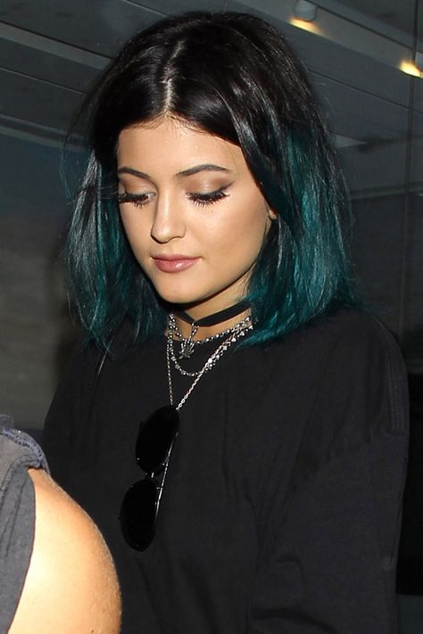 Kylie Jenner Green Hair, Kylie Jenner Blue, Kylie Jenner Blue Hair, Kylie Jenner Hair Color, Short Blue Hair, Kylie Jenner Hair, Estilo Kylie Jenner, Kylie Jenner Look, Teal Hair