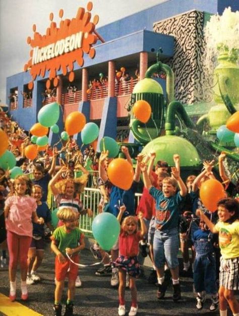 The grand opening of Nickelodeon Studios in 1990. Fruit Slime, 90s Cartoon Shows, Orlando Theme Parks, Nickelodeon 90s, Nostalgia Aesthetic, Nostalgia Core, Retro Fridge, Retro Disney, Nickelodeon Cartoons