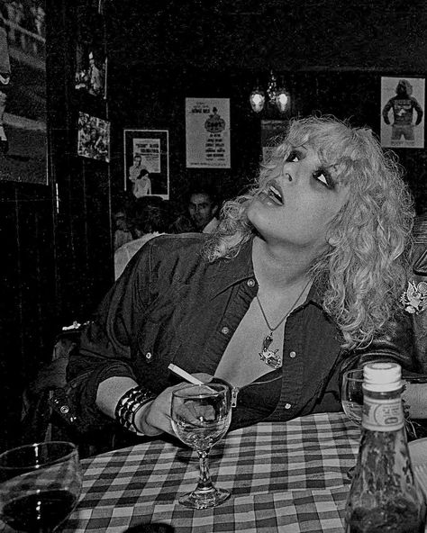 Sid Vicious Nancy, Nancy Spungen, Female Celebrity Crush, Sid And Nancy, British Punk, 70s Punk, House In London, Punk Looks, Sid Vicious