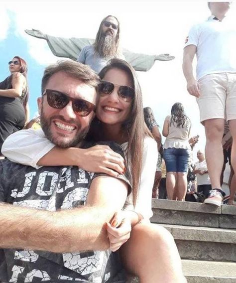 Christ The Redeemer Statue, Perfectly Timed Photos, Funny Times, Nicolas Cage, Memes Br, Perfect Timing, Strike A Pose, Prince Harry, Bored Panda