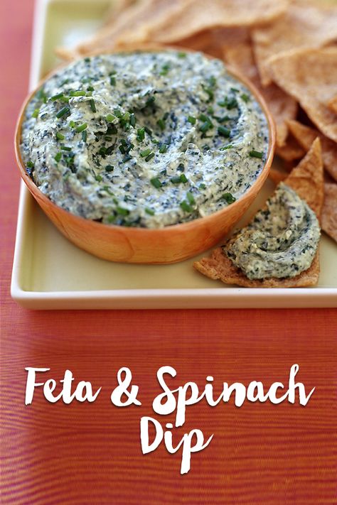 Ww Dips, Healthy Spinach Dip, Ww Appetizers, Dip Healthy, Baked Pita Chips, Ww Ideas, Bagel Chips, Spinach Feta, Dads Birthday