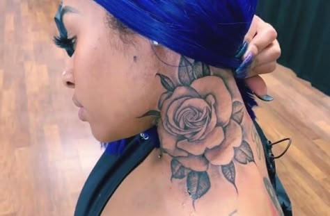 Neck Tattoos Throat, Neck Tattoo Girl, Neck Tattoo Women, Rose Neck Tattoo, Flower Neck Tattoo, Angel Tattoo For Women, Tattoo Spine, Best Neck Tattoos, Arm Sleeve Tattoos For Women