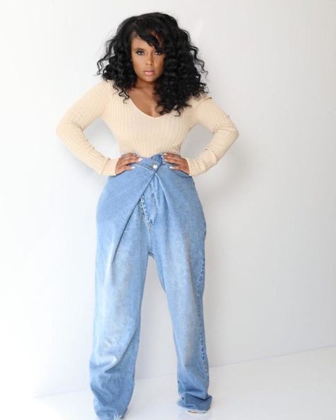 ESSENCE Vendor Spotlight: 12 Fab Holiday Finds From Nichole Lynel's Latest Collections - Essence Polka Skirt, Nichole Lynel, High Waist Mom Jeans, Target Holiday, Entrepreneur Fashion, Balloon Pants, Denim Chic, Holiday Market, Jumpsuit With Sleeves