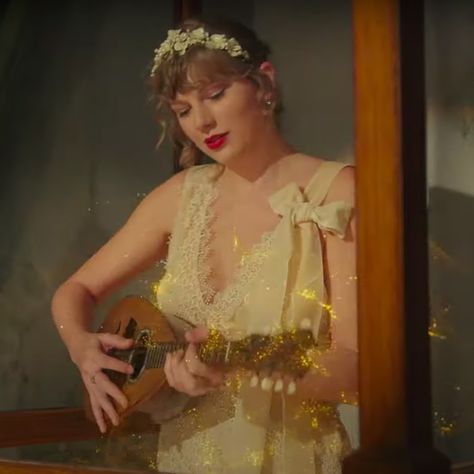 Willow Music Video, Willow Lyrics, Taylor Swift Stuff, Taylor Swift Willow, Taylor Swift Evermore, Taylor Swift Music Videos, Taylor Swift Music, Taylor Swift Videos, Flower Therapy