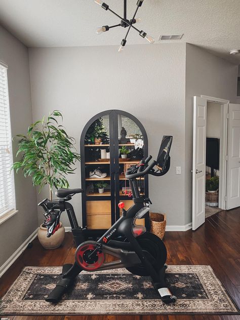 Peloton Room Ideas, Small Workout Room, Peloton Room, Small Home Gyms, Small Home Gym Ideas, House Renovation Design, Home Gym Set, Small Home Gym, House Gym