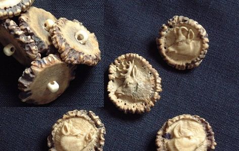 (from Fischer-Antics in Germany )   In many cultures lots of early buttons were made from antler (the "horns" of deer). Antler buttons were ... Carving Bone, Deer Antler Crafts, Antler Ideas, Carved Antler, Antler Carving, Antler Buttons, Antler Crafts, Powder Horn, Antler Jewelry