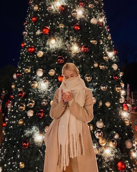 Merry Christmas Everybody, With Christmas Tree, Instagram Christmas, I Got This, Autumn Winter Fashion, Winter Fashion, Merry Christmas, At Home, Fall Winter