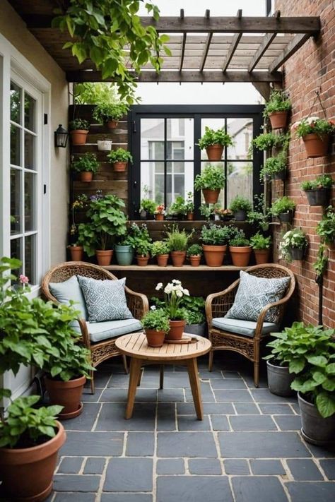 Tiny Courtyard Garden, Tiny Courtyard, Small Patio Design, Small Courtyard Gardens, Courtyard Gardens Design, Small Patio Garden, Small Courtyards, Garden Chair, Patio Interior