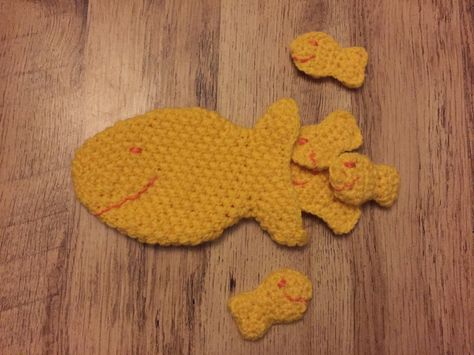 Crochet Goldfish, Crochet Ocean Animals, Crochet Fish Patterns, Fish Pillow, Goldfish Crackers, Crochet Penguin, Crochet Fish, Easy Crochet Animals, Crochet Abbreviations