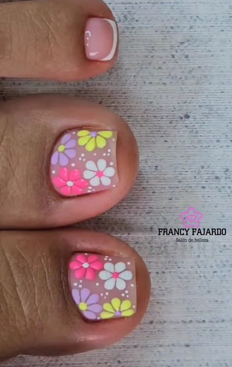 We're exploring Nail Tutorial in our video, from holographic to Nails Coffin art.All skill levels are welcome! Pedicure With Design, Flower Toe Nails, Pink Toe Nails, Toenail Art Designs, Easy Toe Nail Designs, Pedicure Nail Designs, Pedicure Designs Toenails, Fall Gel Nails, Gel Toe Nails