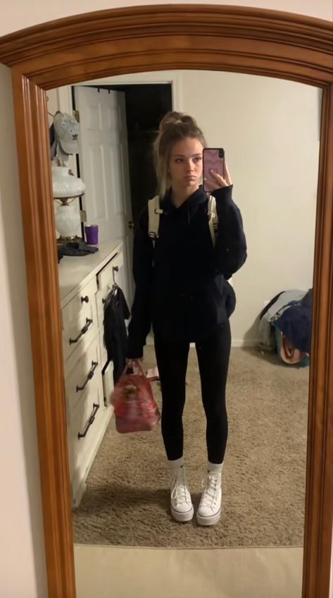 Comfy Outfits With Black Leggings, Lazy Outfit Inspo School, Outfit Ideas For School High School, What To Pair With Leggings, Chill Highschool Outfits, Black Converse Outfit Preppy, Cute Fit With Leggings, Wearing Bf Clothes, Black Hoodie And Leggings Outfit