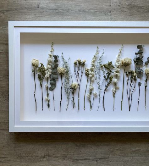 Dried Flowers Crafts, Flowers Black, Black Shadow, Decoration Inspiration, Flower Crafts, Photo Frames, Shadow Box, Dried Flowers, Flower Art